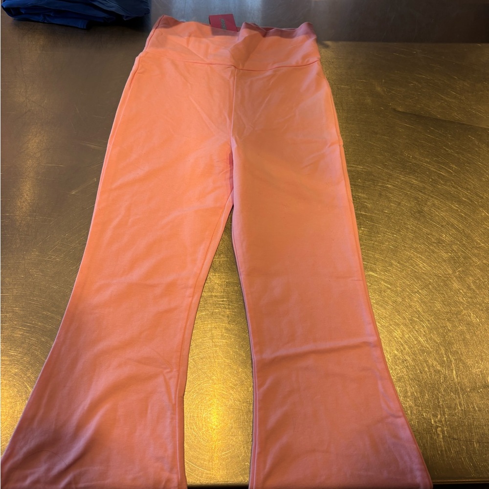 Pink Edikted Flare pants. Very soft. New with tags never worn. Size XS